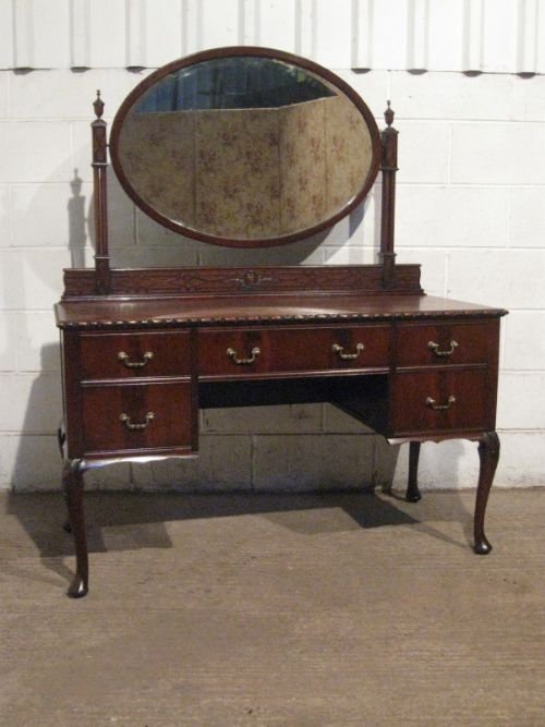 Chippendale deals dressing table