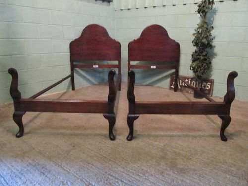 pair mahogany queen anne style single beds by staples co c1950 wdb623912