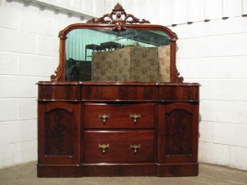 excellent quality victorian mahogany serpentine shaped chiffonier sideboard c1860