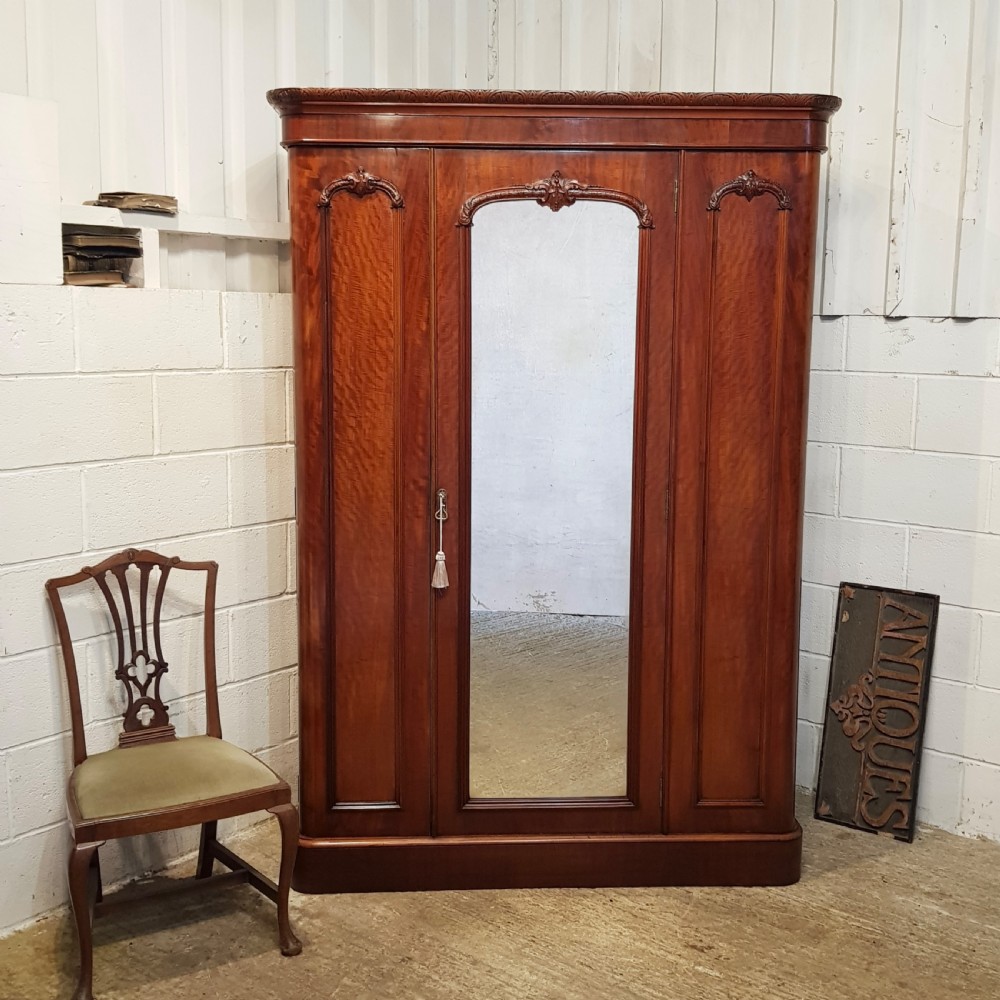 antique victorian mahogany doubke wardrobe c1880